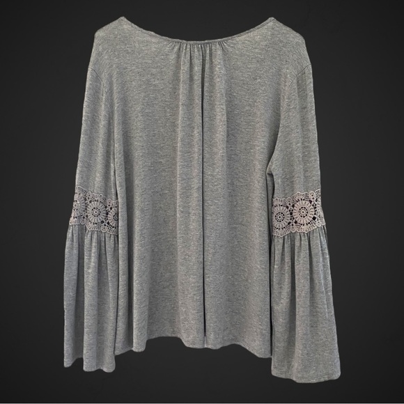 🍄Altered State Bell Sleeves Blouse - Picture 4 of 4